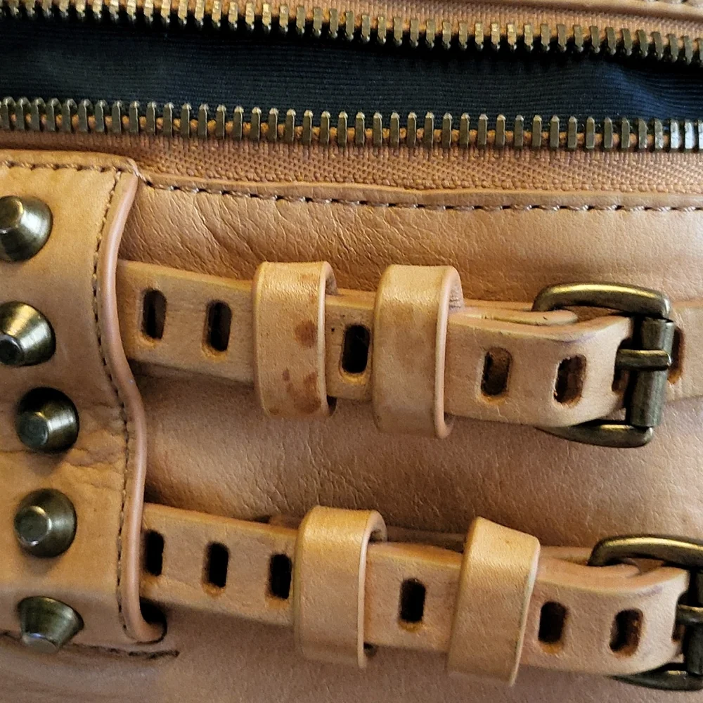 Joelle Hawkens leather bag - Picture 2 of 11